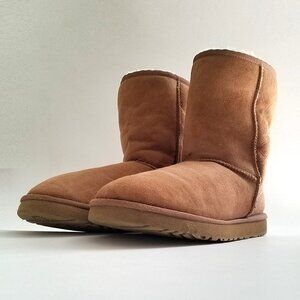 Women's UGG Classic Short II Chestnut Boots Size 10